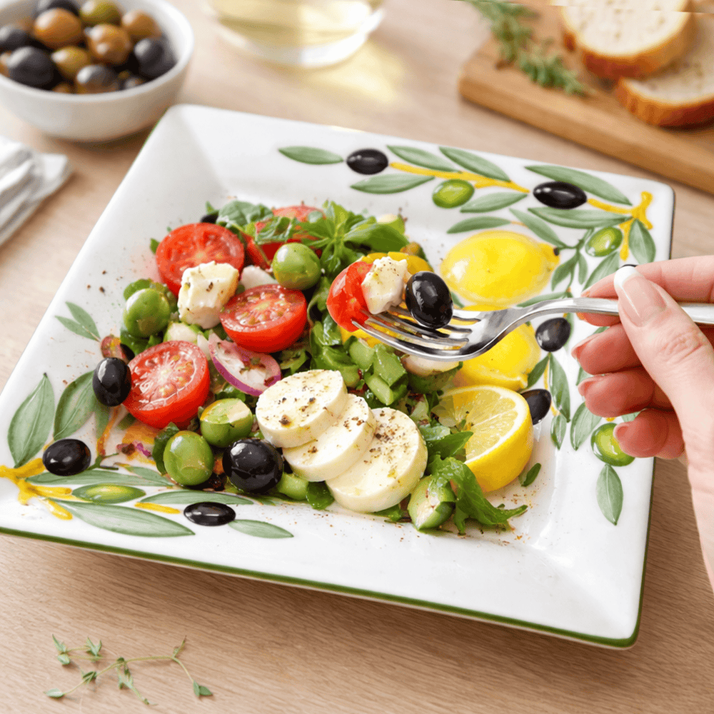 Italienische Servierplatte mit Reliefdekor, Keramikteller Motiv: Zitrone Olive, Quadratische Salatplatte 27x27 cm